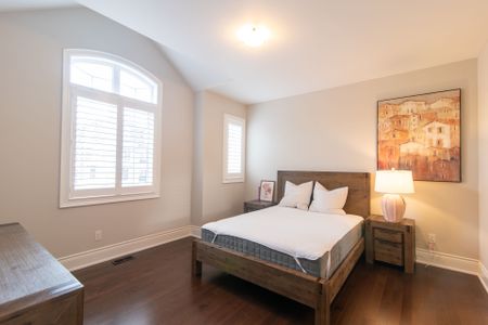 For Lease - 2128 Lillykin Street, Oakville, Ontario - Photo 2