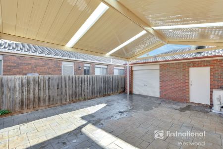 Refurbished Family Home in Central Hoppers! - Photo 3