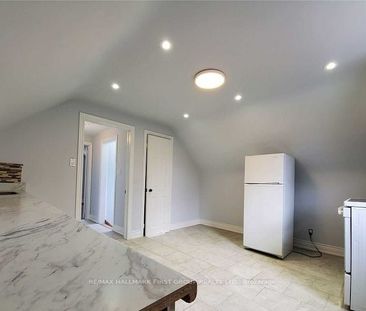 Detached Home For Lease | E7289452 - Photo 4