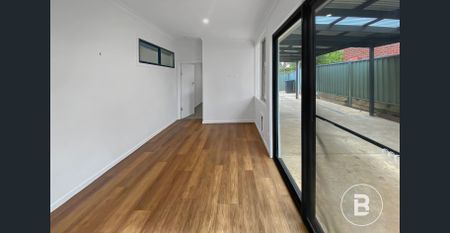 Step inside to style - Photo 2