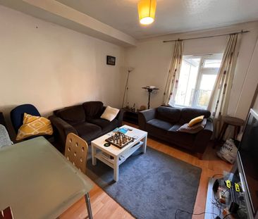 4 bedroom terraced house to rent - Photo 1