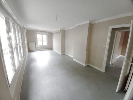 Location Appartement 3 pièces 69m² ST LO 50000 - Photo 2