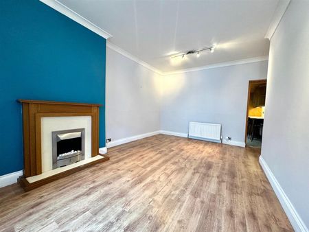 13 East Street, - Photo 2
