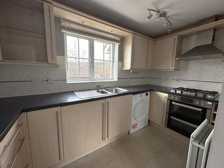 2 bedroom semi-detached house to rent - Photo 4