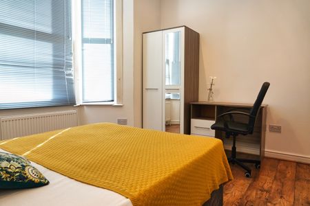 Room in a Shared House, Croham Road, CR2 - Photo 2