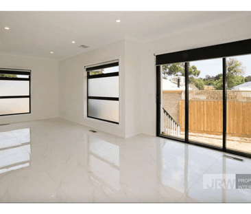 Family Home 4 bedrooms townhouse. - Photo 6