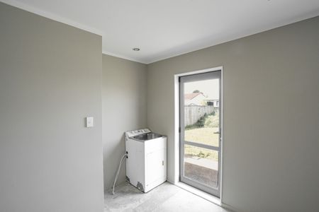 Spacious & Secure Family Living - Photo 5