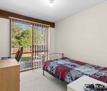 Three Bedroom Family Home - Photo 5