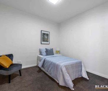 Stunning 18th-floor views! - Photo 2