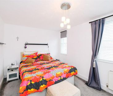 3 bedroom end of terrace house to rent - Photo 5