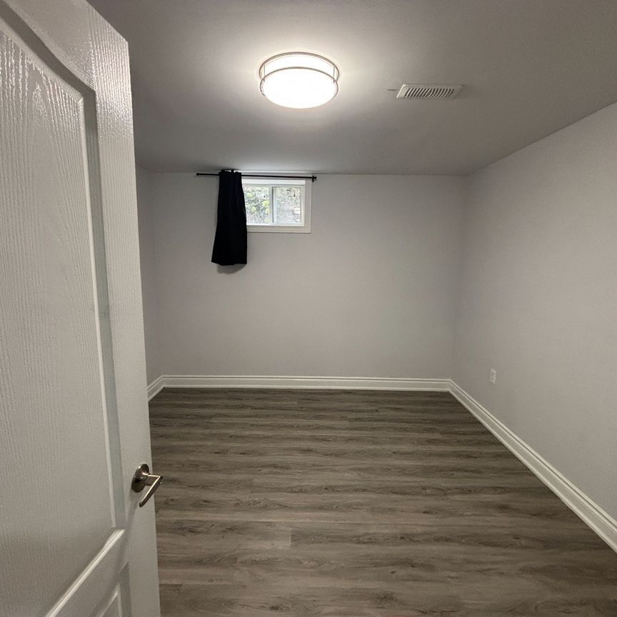 For Lease - 248 Felan Avenue Unit# Basement, Oakville, Ontario - Photo 1