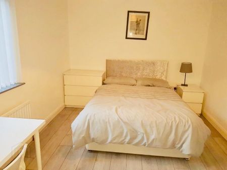 Magdela Street, Botanic, Belfast, BT7 1PV - Photo 2