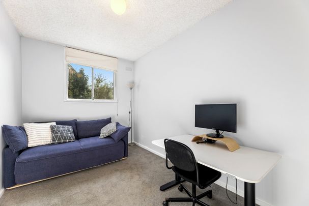 Furnished Ground Floor Living with Private Courtyard Access - Photo 1