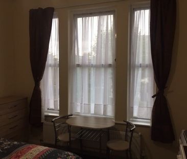 Studio Flat, Belmont Road, N15 - Photo 1