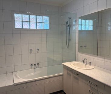 17 Austin Street, Bulleen - Photo 2