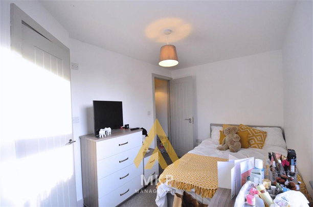 7 bedroom terraced house to rent - Photo 1