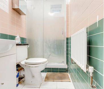Room in a Shared Flat, Durnsford Road, SW19 - Photo 6