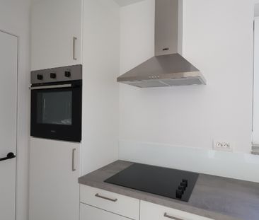 Ruime bel-etage woning met terras en garage in Ardooie - Photo 3
