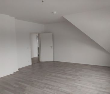 Renovierte 2 Zimmer Wohnung im DG in Gelsenkirchen zu vermieten!!! - Photo 1