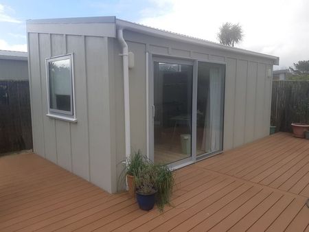Sunny Waikanae Beach Home - Photo 2