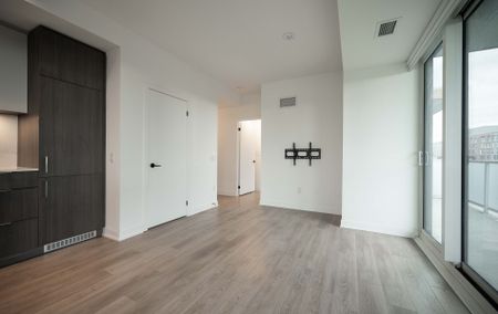 For Lease - 215 Lakeshore Road Unit# 330, Mississauga, Ontario - Photo 3