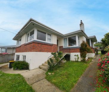 Sunny and solid home in Halfway Bush - Photo 5