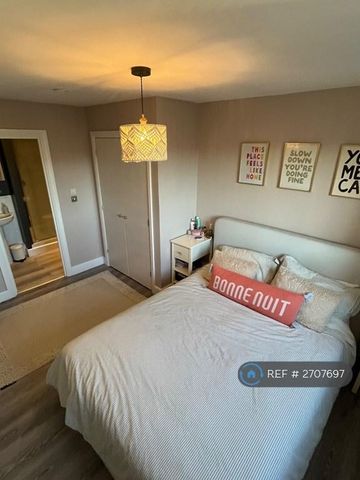 2 bedroom flat to rent - Photo 4