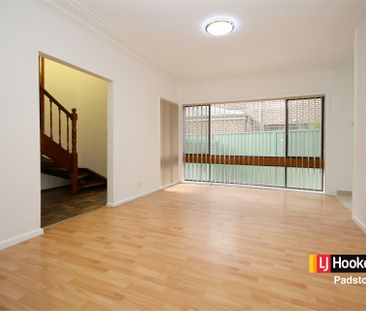 Spacious Family Home in Quiet Revesby Cul-de-Sac - Photo 2