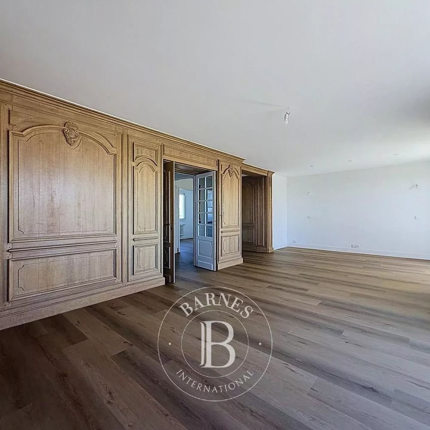 Tout savoir sur cet appartement dans le quartier Val d'Or, à Saint-Cloud - Photo 1