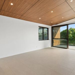 Brand new luxury apartment - Photo 3