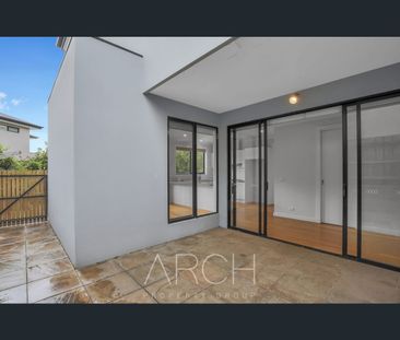 38 Harkaway Road, Berwick, Vic 3806 - Photo 1