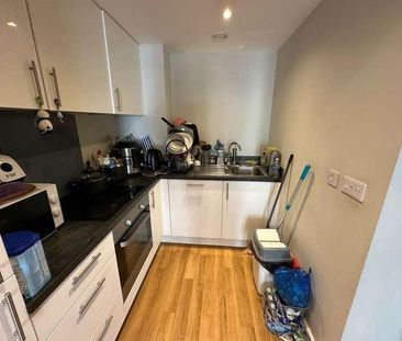 Slough, Berkshire, SL1 - Photo 3