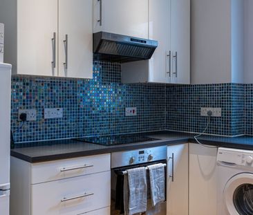 Studio Flat, Palmerston Crescent, N13 - Photo 1