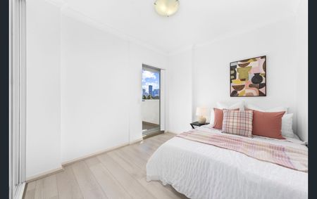 Immaculate Air-Conditioned Two-Bedroom Apartment with Two Bathrooms, Two Balconies and Single Car Space! - Photo 5