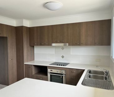 6/145 High Street, 4215, Southport Qld - Photo 2