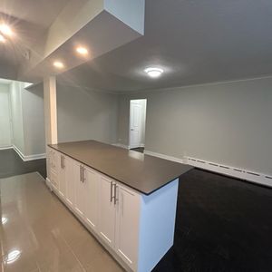 Shoreline Lakeview 1 Bedroom Unit Beautifully Renovated with balcony - Photo 3