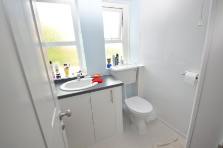 Hylands, 27 Barnpark Road, Teignmouth, TQ14 - Photo 5