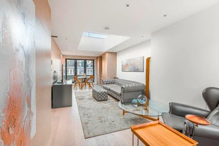 3 Bed Flat, Maddox Street, W1S - Photo 2