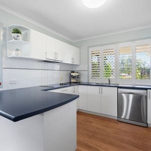 Manly West - Photo 2