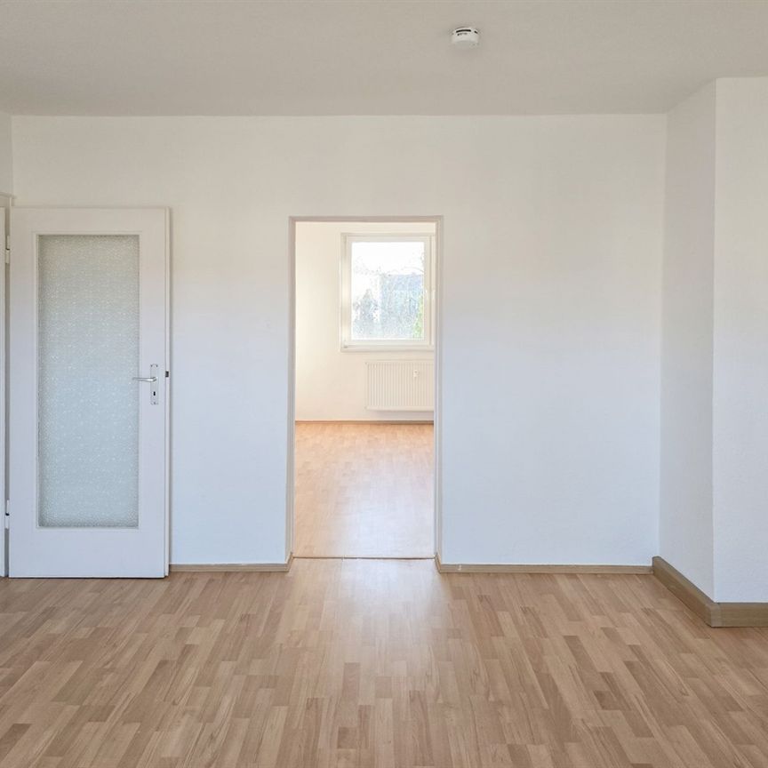 2 Zimmer, Küche, Bad..und Balkon! - Photo 1