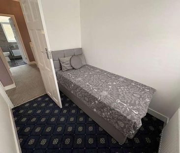 Somerville Road - Romford, RM6 - Photo 5