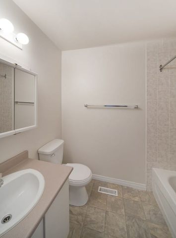 609A Cricket Ct NW, Edmonton, AB, T5T 2B2 - Photo 5