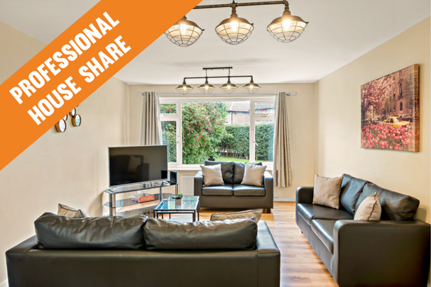 1 bedroom in a house share to rent - Photo 1