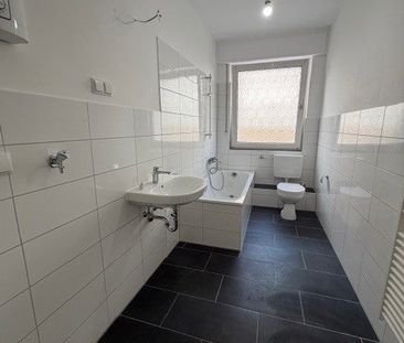 Miet mich - 2-Zimmer-Wohnung in zentraler Lage mit Balkon - Photo 1