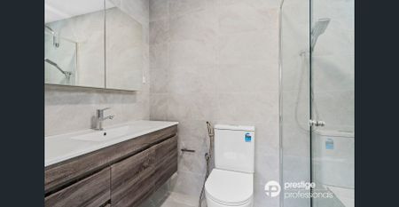 Newly Renovated 4 Bedroom, 2 Bathroom Home - Photo 5