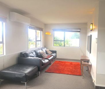 Spacious FURNISHED Apartment - Photo 3