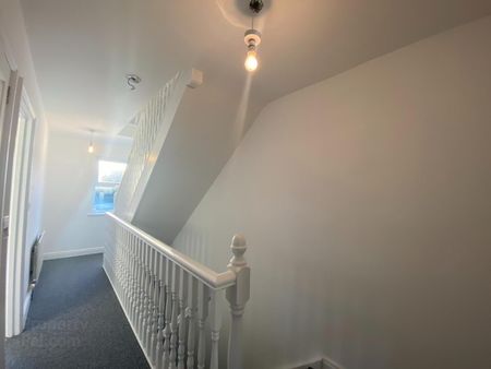 9 Windsor Avenue Place - Photo 2