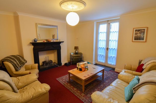 6 Bed Terraced House, Sunningdale, BS8 - Photo 1