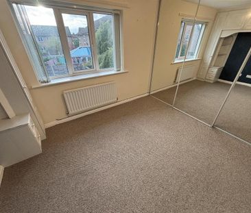 2 bedroom end of terrace house to rent - Photo 1