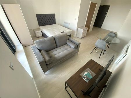 Studio to rent - Photo 3